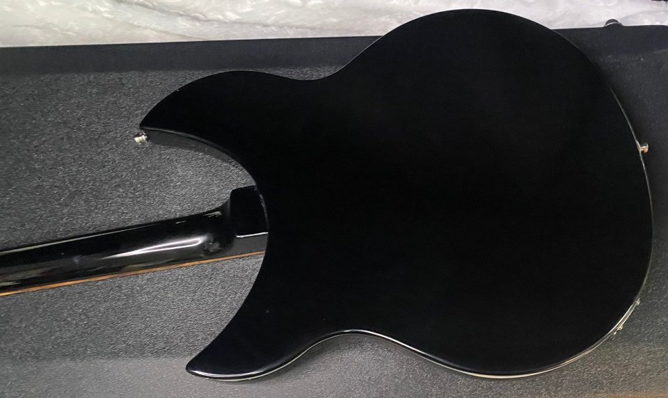 Rickenbacker 330 Jetglo 2026 . Nueva sin estrenar. de segunda mano · Foto 3 de 7 · Madrid · 2250 €