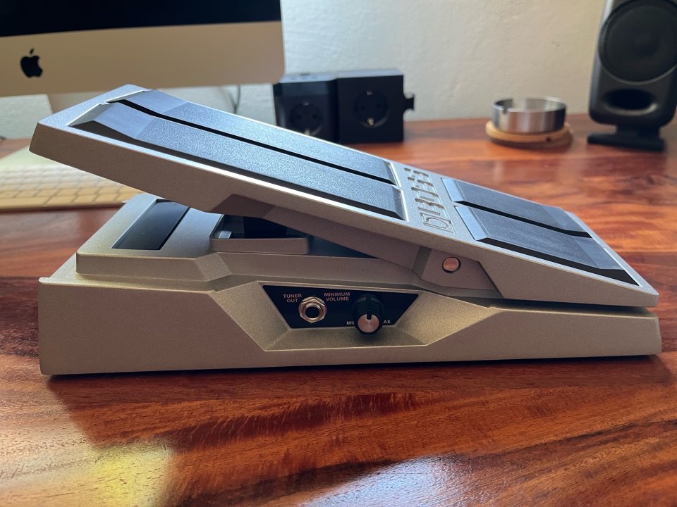 Pedal de Volumen Boss FV500L de segunda mano · Foto 1 de 8 · Alicante · 85 €