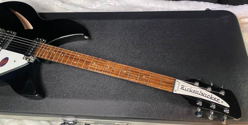 Rickenbacker 330 Jetglo 2026 . Nueva sin estrenar. de segunda mano · Foto 7 de 7 · Madrid · 2250 €