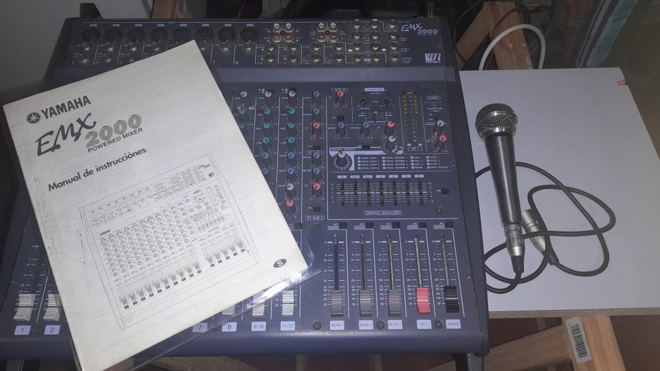 Mesa amplificada Yamaha