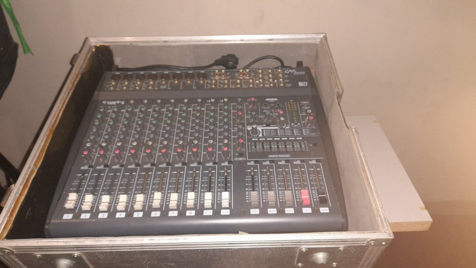 Mesa amplificada Yamaha