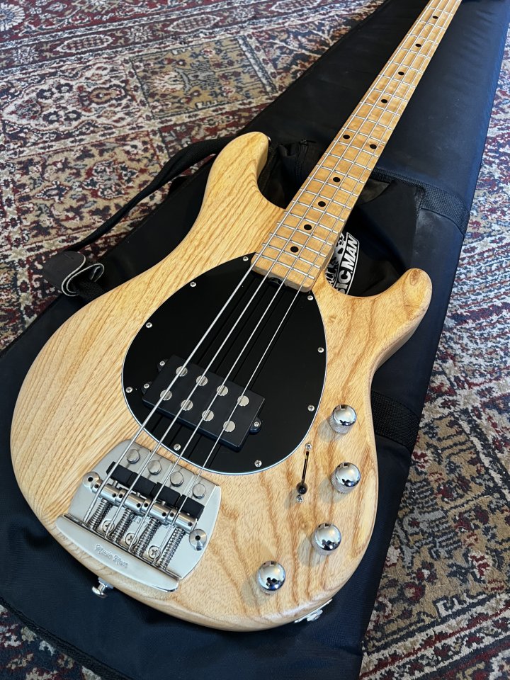 Ernie Ball MusicMan Sterling de segunda mano · Foto 1 de 7 · Barcelona · 2000 €