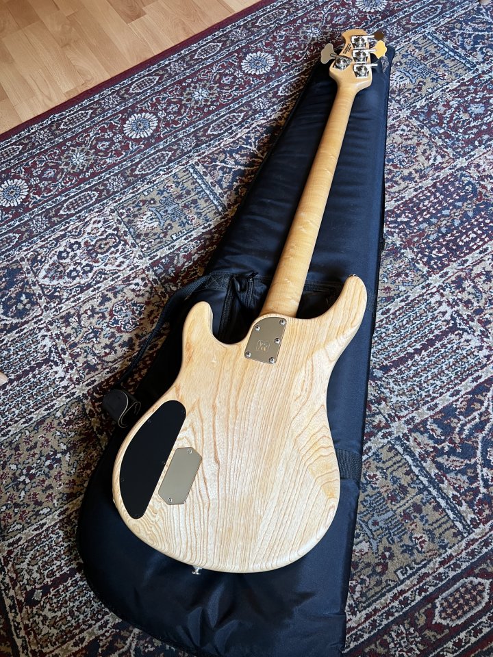 Ernie Ball MusicMan Sterling de segunda mano · Foto 3 de 7 · Barcelona · 2000 €