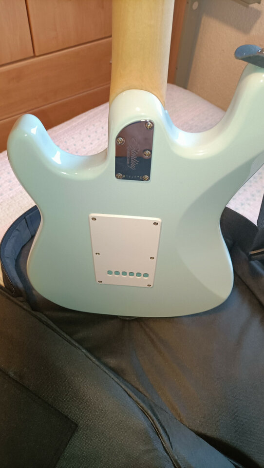 Sterling Cutlass CT30 SSS