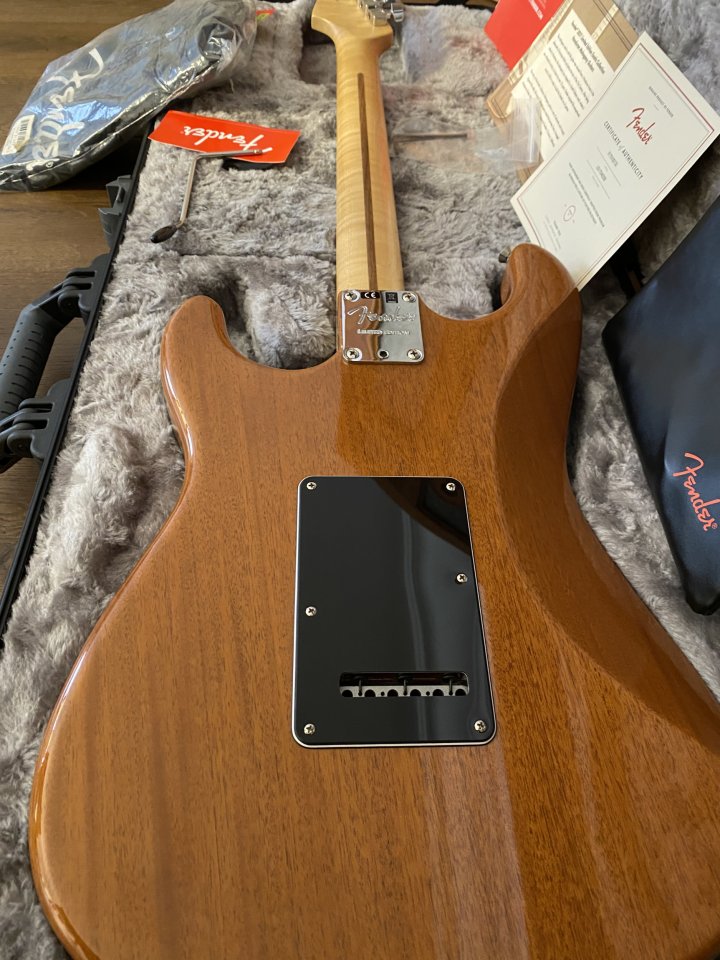 Fender Stratocaster American Professional Violin Burst (Ltd Ed 2017) de segunda mano · Foto 3 de 10 · Illes Balears · 2000 €