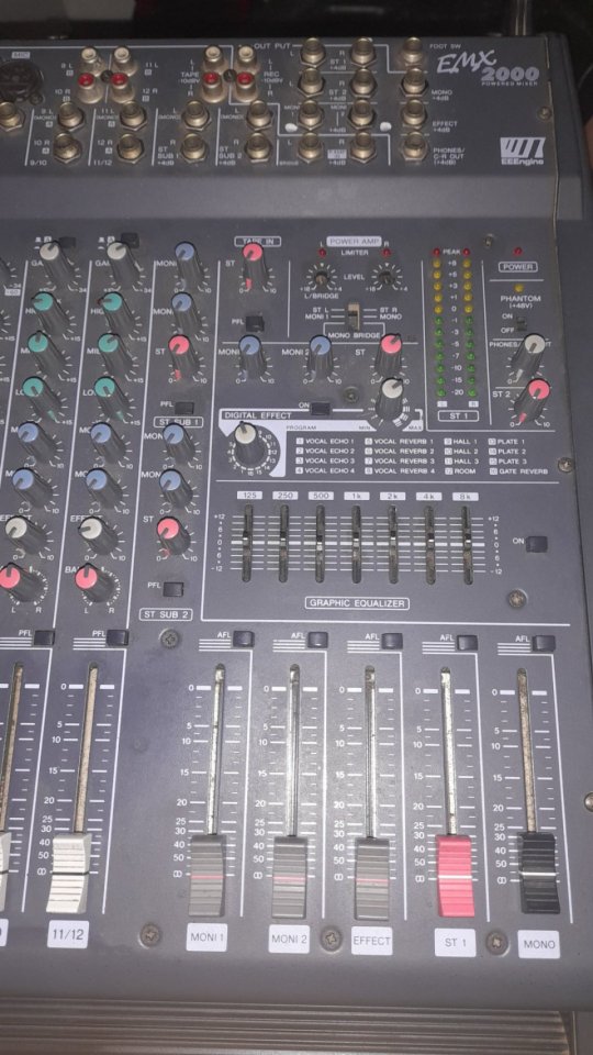 Mesa amplificada Yamaha