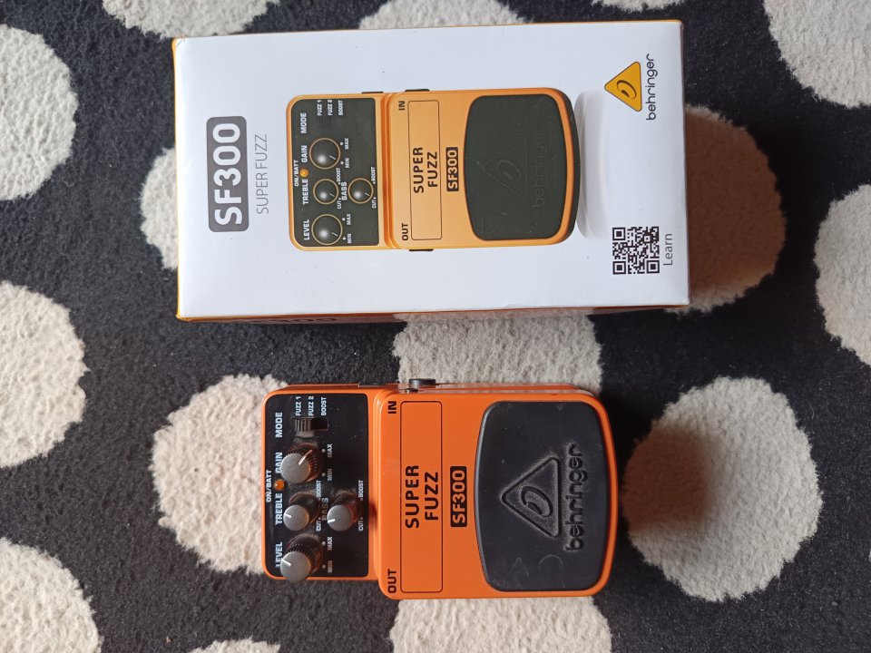Behringer SF300 Super Fuzz Pedal de segunda mano · Foto 2 de 5 · Bizkaia · 18 €