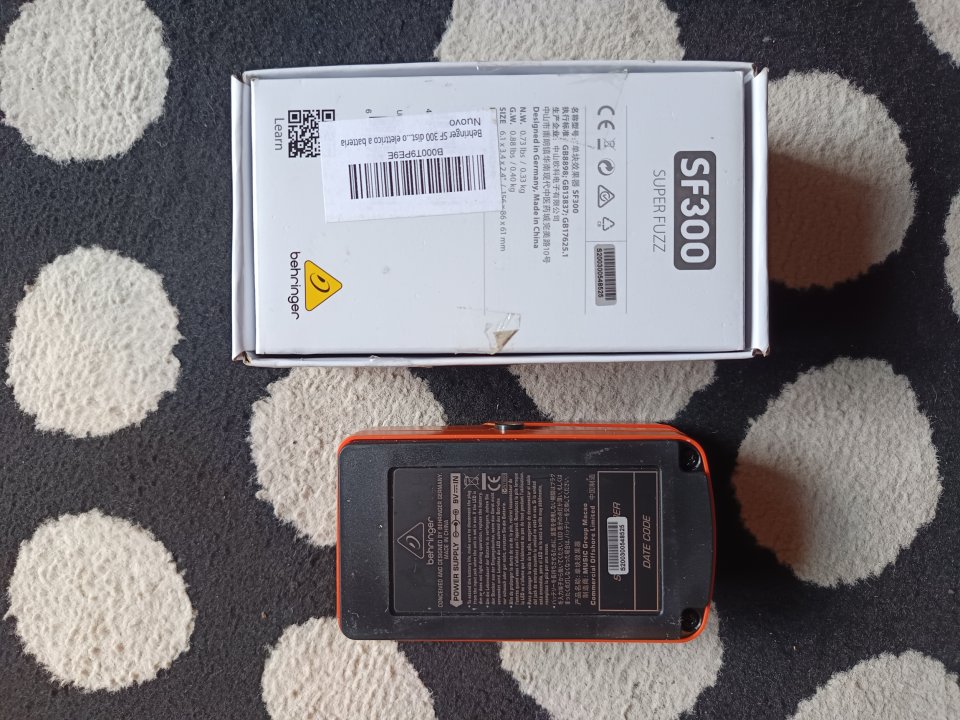 Behringer SF300 Super Fuzz Pedal de segunda mano · Foto 3 de 5 · Bizkaia · 18 €