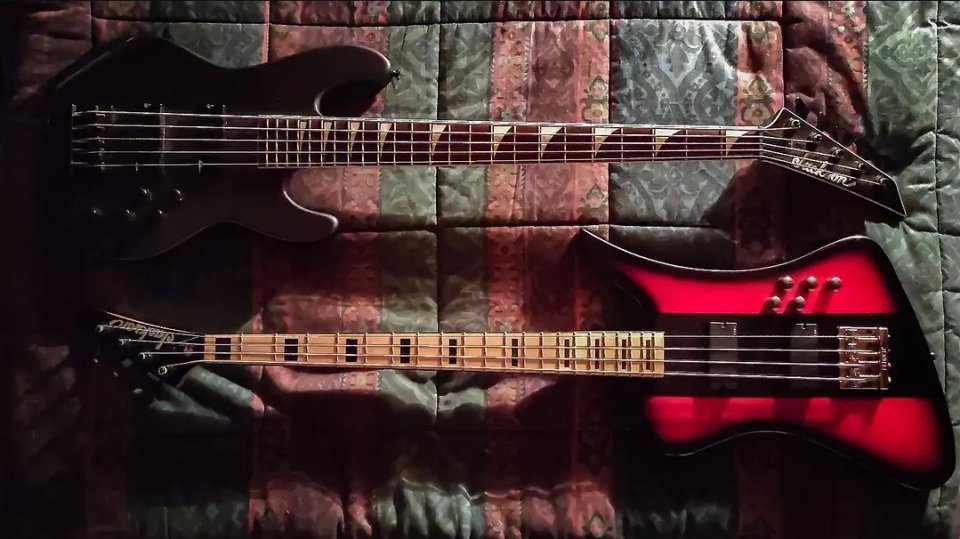Jackson Kelly Bird y Concert 5 cuerdas de segunda mano · Huelva · 1000 €