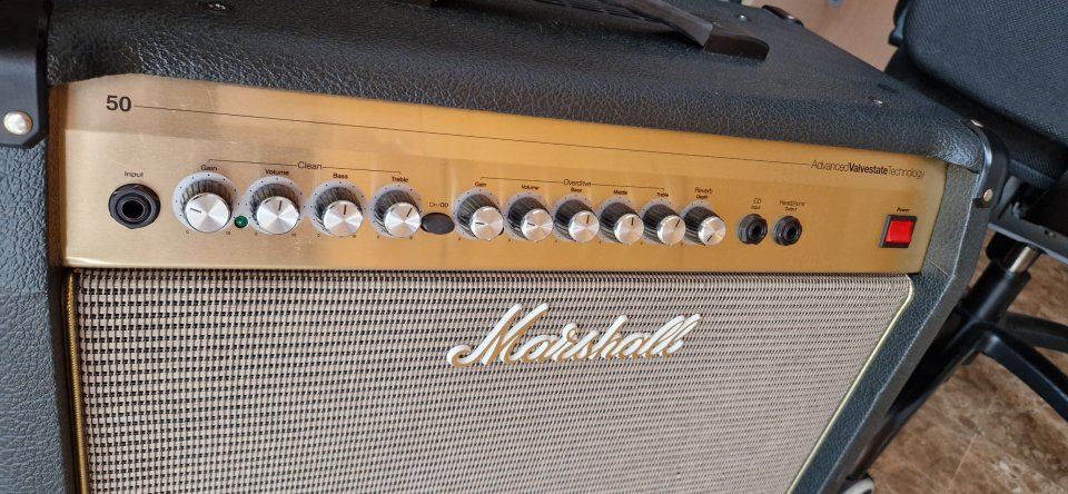 Marshall AVT50 Tribute Vintage 30 de segunda mano · Foto 3 de 5 · Valencia · 150 €