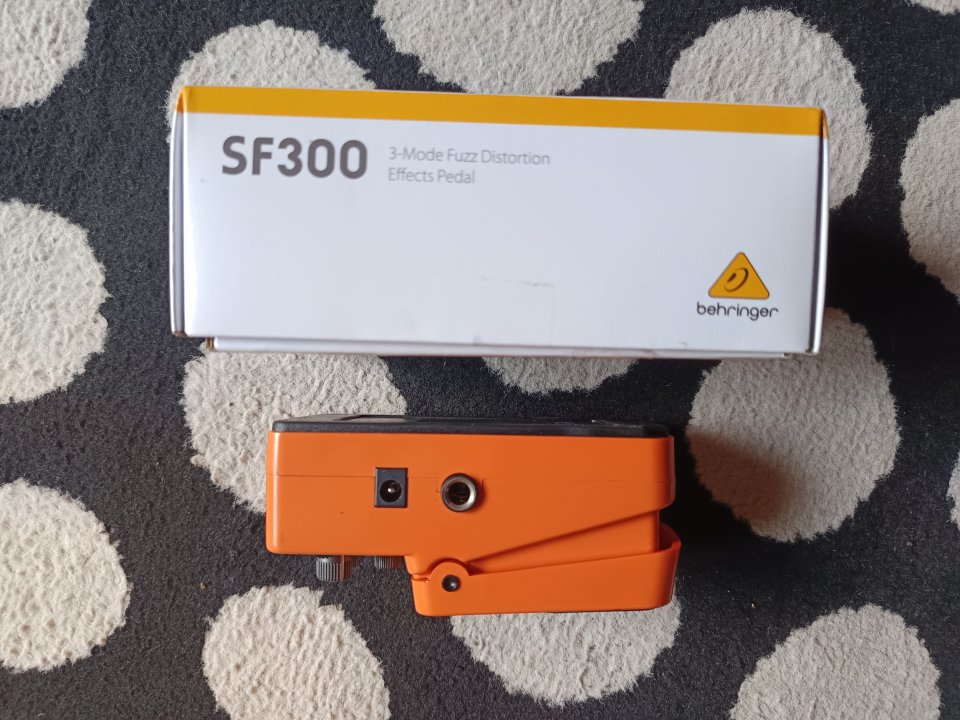Behringer SF300 Super Fuzz Pedal de segunda mano · Foto 4 de 5 · Bizkaia · 18 €