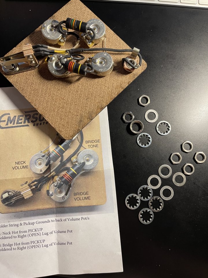 Emerson Custom Prewired Kit para Gibson SG – Bumblebee – Caja original – de segunda mano · Foto 2 de 5 · Girona