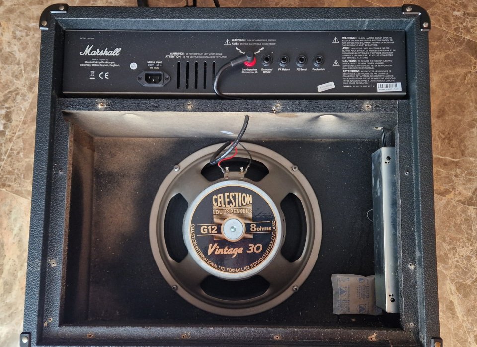 Marshall AVT50 Tribute Vintage 30 de segunda mano · Foto 4 de 5 · Valencia · 150 €