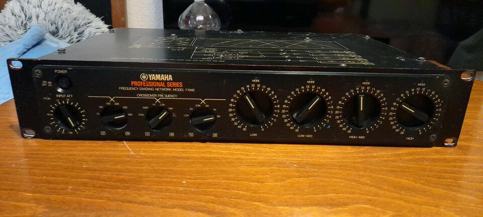 Yamaha F1040 Crossover Procesador Sonido Años 80