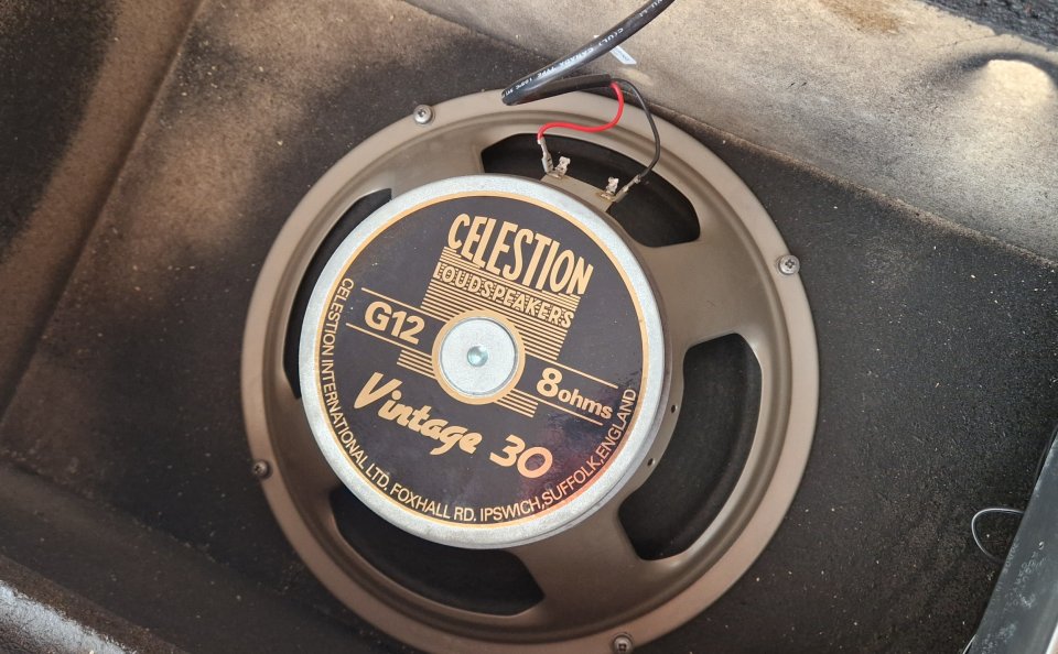 Marshall AVT50 Tribute Vintage 30 de segunda mano · Foto 5 de 5 · Valencia · 150 €
