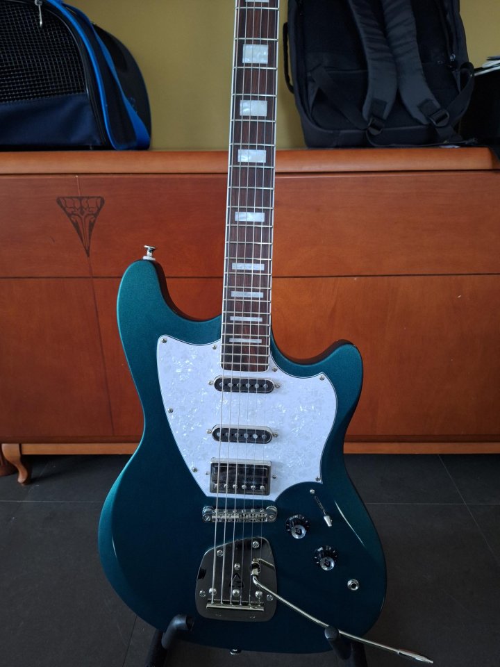 Guild Surfliner Deluxe Evergreen