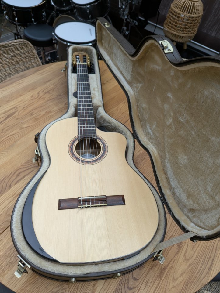 Guitarra concierto Manuel Rodríguez tesoro de guinea samba limba negra b