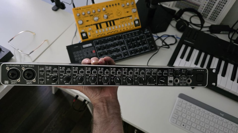 Behringer UMC1820 – Estado impecable, con caja original de segunda mano · Foto 7 de 7 · Zaragoza · 115 €