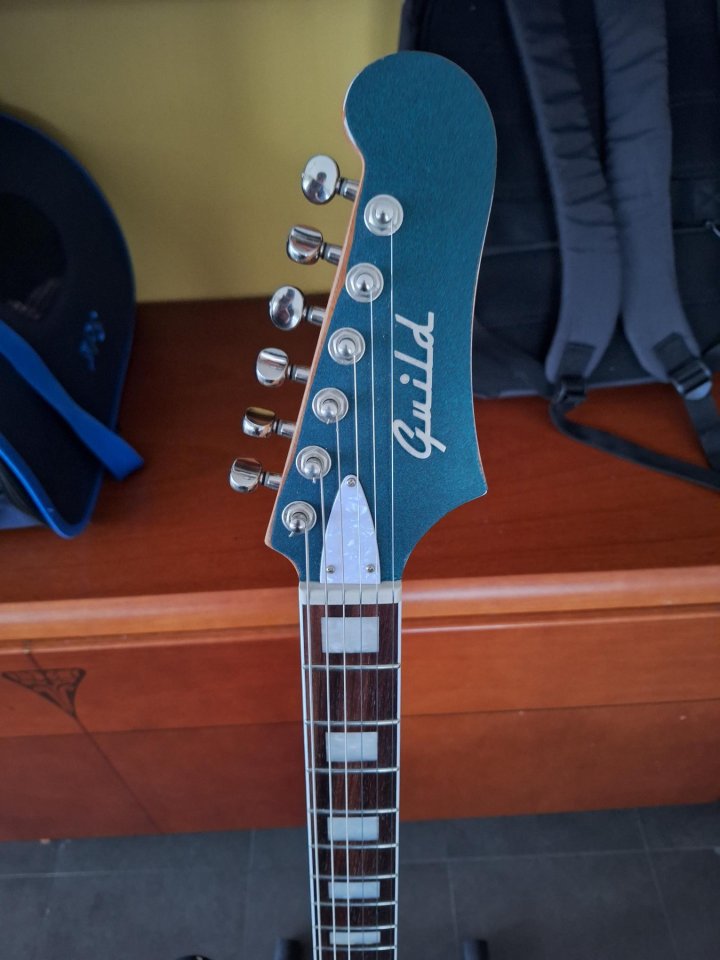 Guild Surfliner Deluxe Evergreen