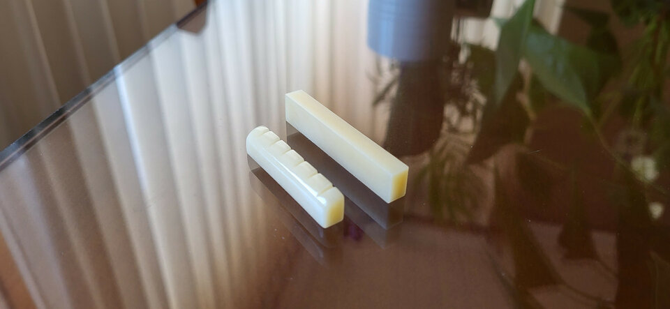 Cejuelas de hueso artesanas.