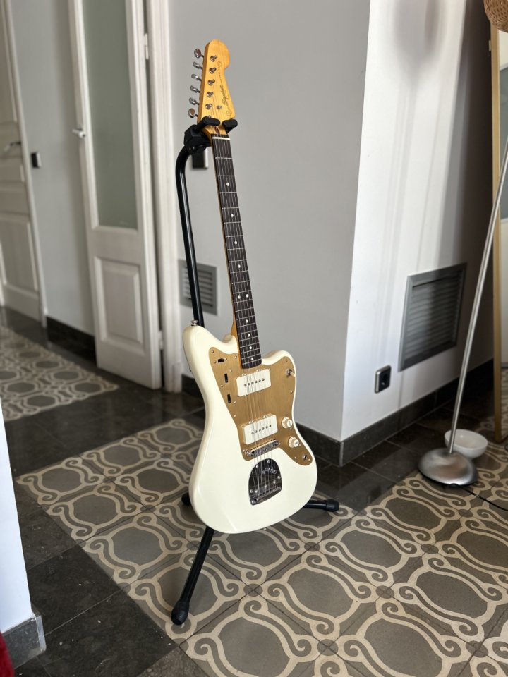 Squier J Mascis Jazzmaster de segunda mano · Foto 2 de 10 · Barcelona · 450 €