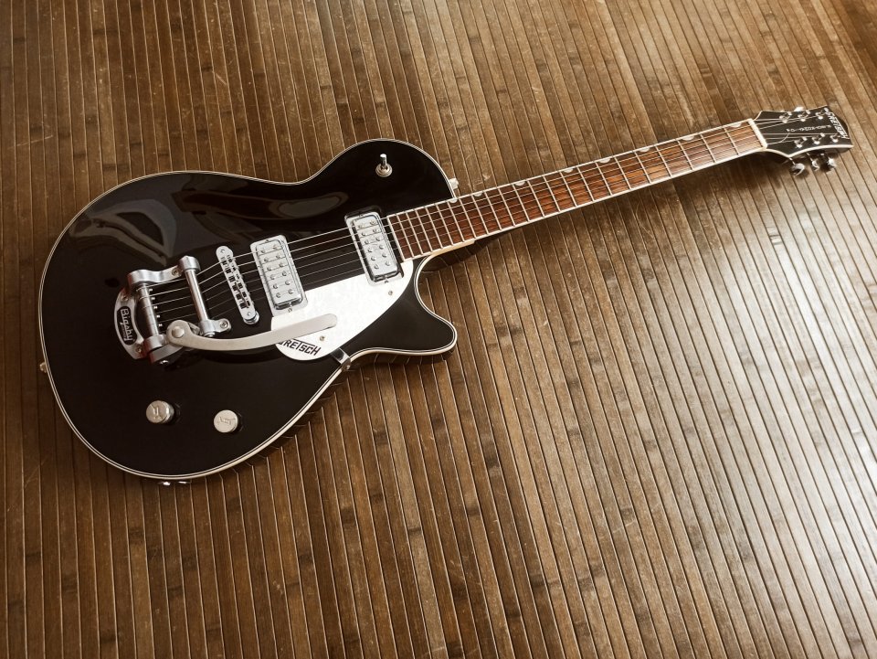 GRETSCH Electromatic G5235T Pro Jet Bigsby Black 2006 de segunda mano · Foto 3 de 10 · Sevilla · 370 €