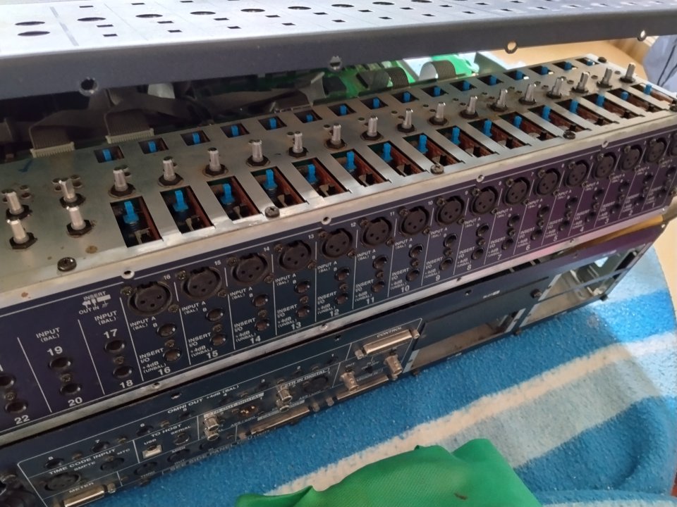 YAMAHA 02R96 (2002) de segunda mano · Foto 4 de 10 · Lugo · 650 €