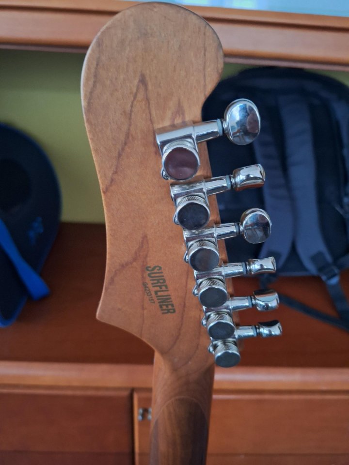 Guild Surfliner Deluxe Evergreen