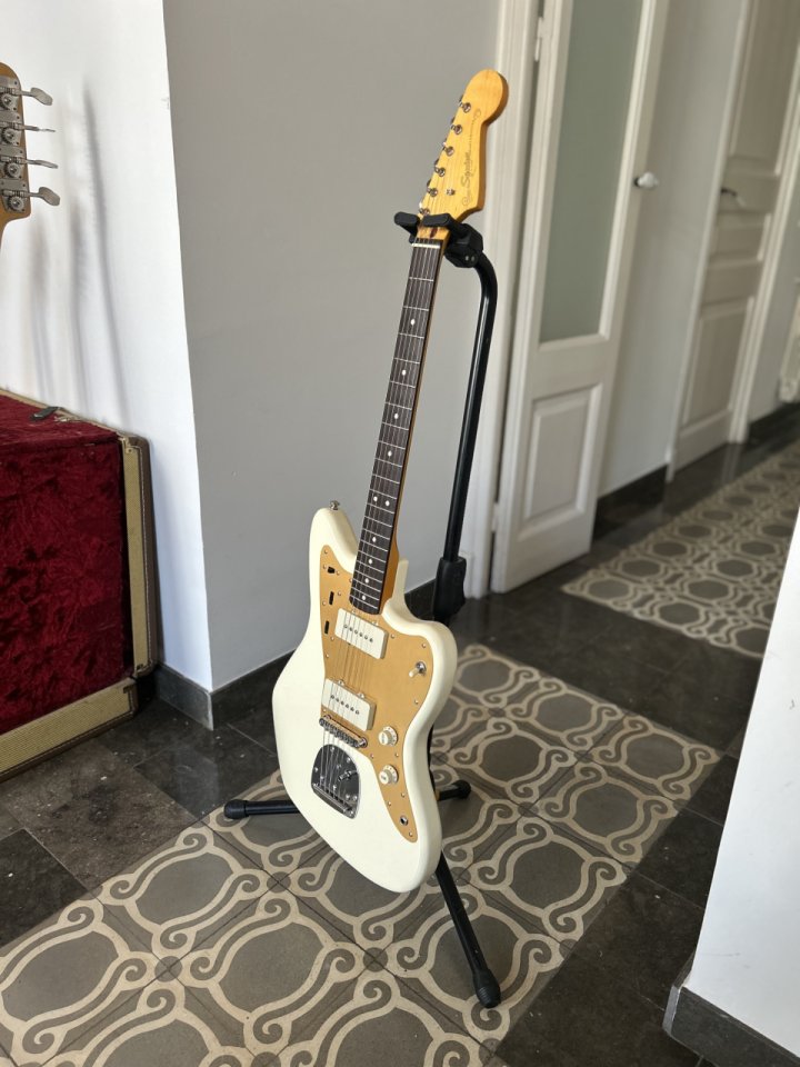 Squier J Mascis Jazzmaster de segunda mano · Foto 4 de 10 · Barcelona · 450 €