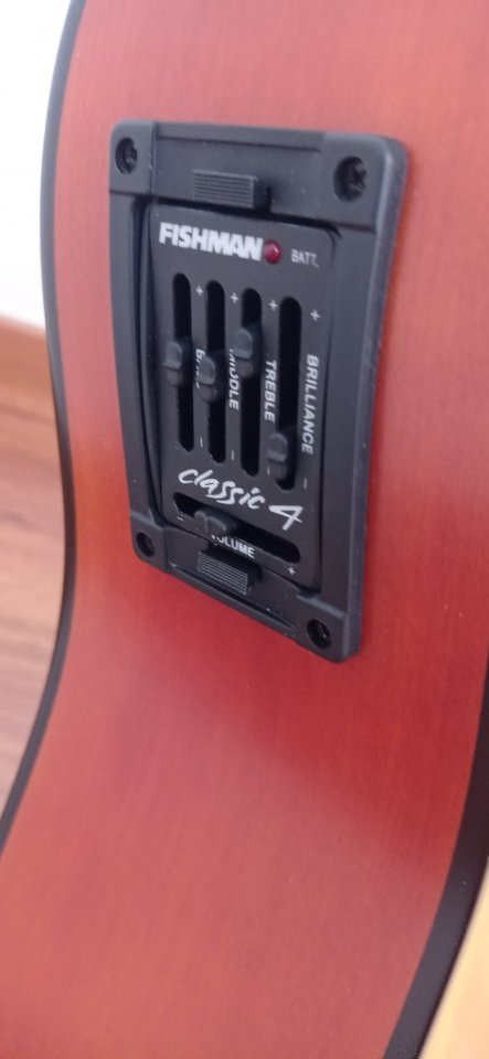 Guitarra electroacústica Cort Earth 100 de segunda mano · Foto 4 de 10 · Cuenca · 300 €