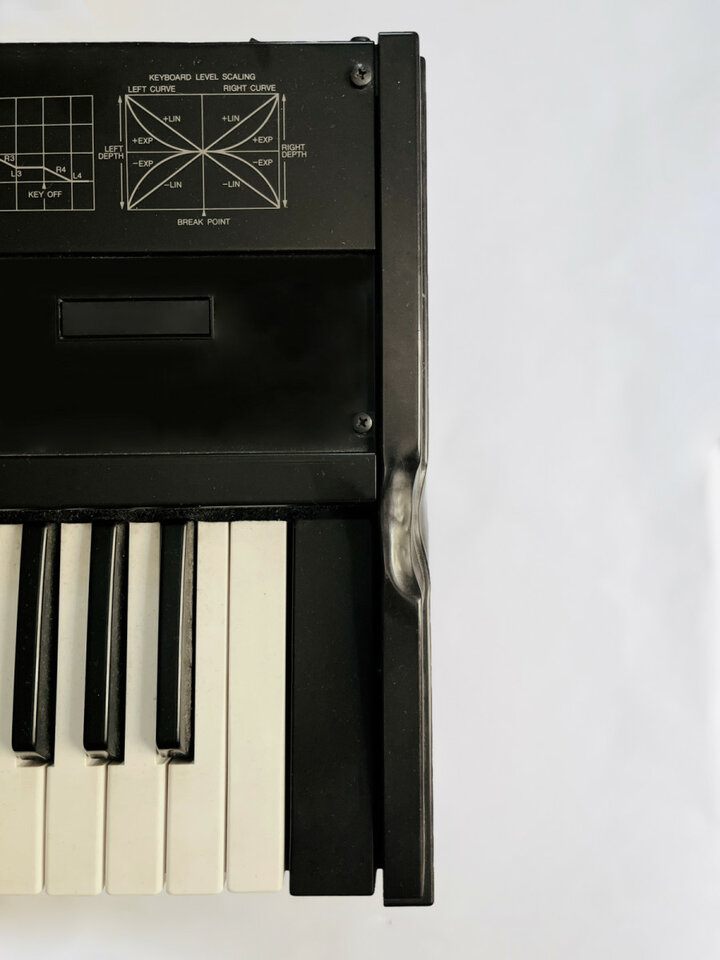 Yamaha DX7 Original con maleta rígida manual y 5 cartuchos banco de sonido