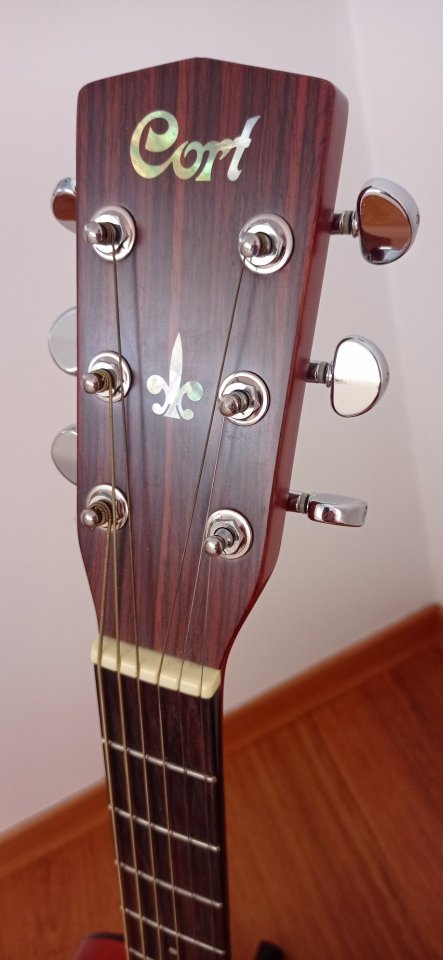 Guitarra electroacústica Cort Earth 100 de segunda mano · Foto 5 de 10 · Cuenca · 300 €