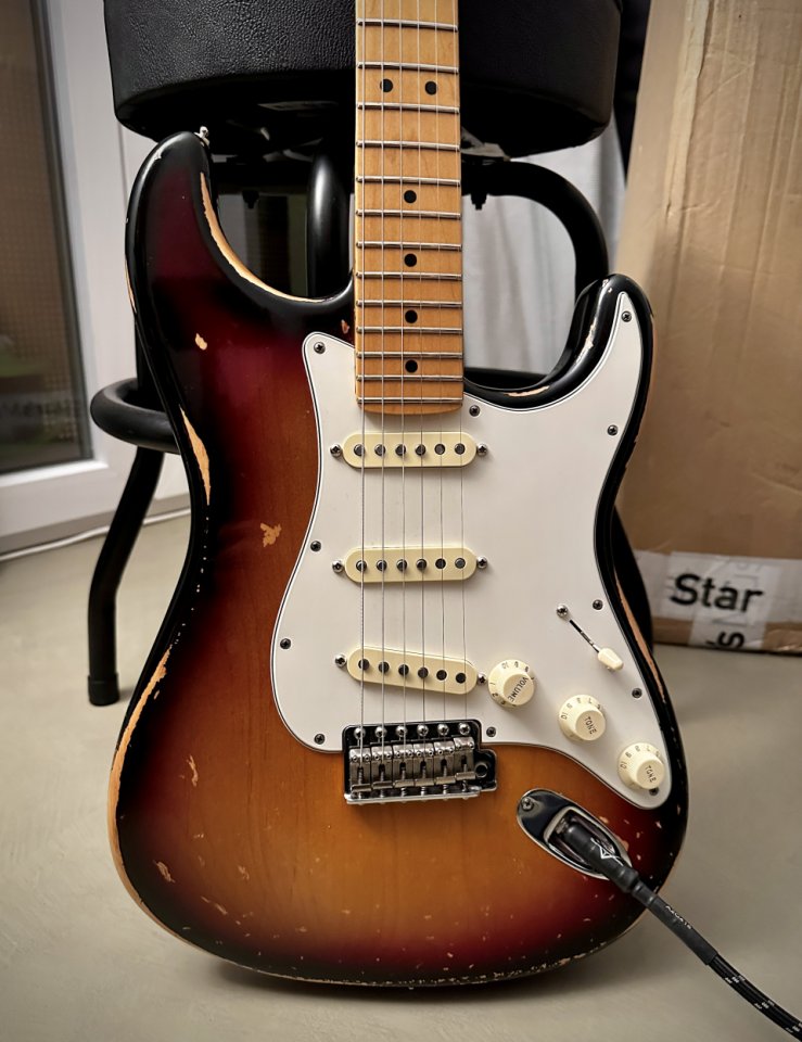 Fender Stratocaster USA - mejorada