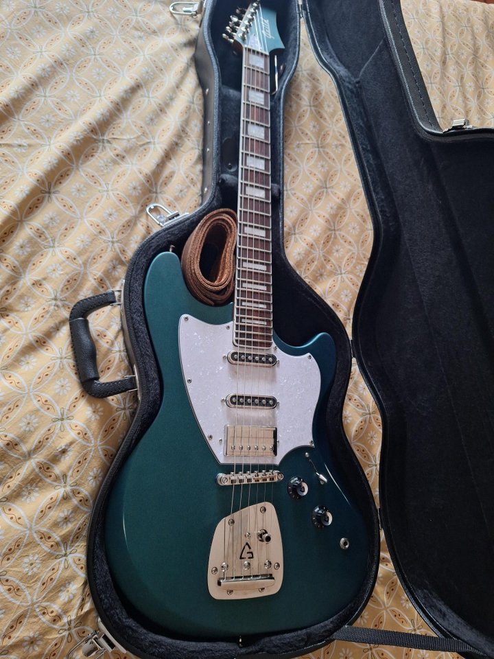 Guild Surfliner Deluxe Evergreen