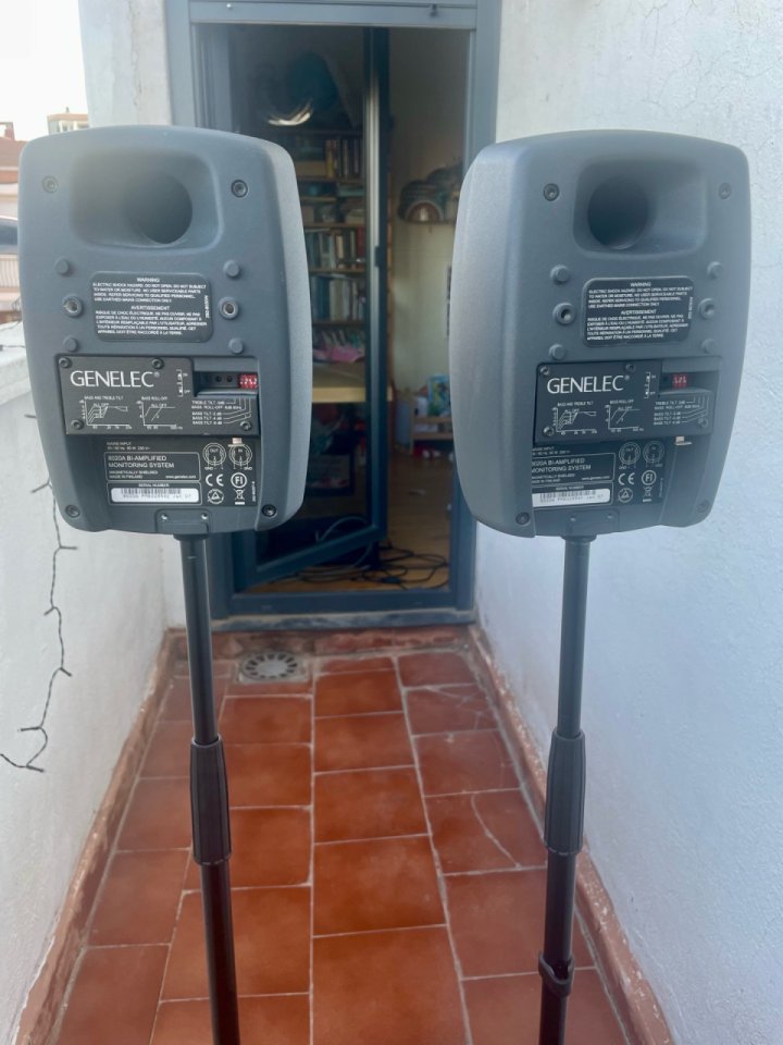 Genelec 8020A (Pareja) de segunda mano · Foto 4 de 9 · Madrid · 499 €