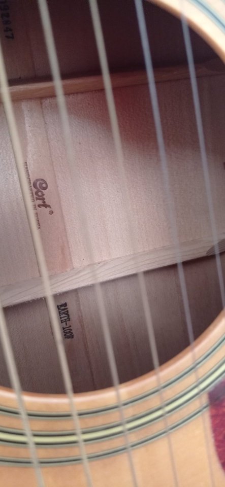 Guitarra electroacústica Cort Earth 100 de segunda mano · Foto 6 de 10 · Cuenca · 300 €