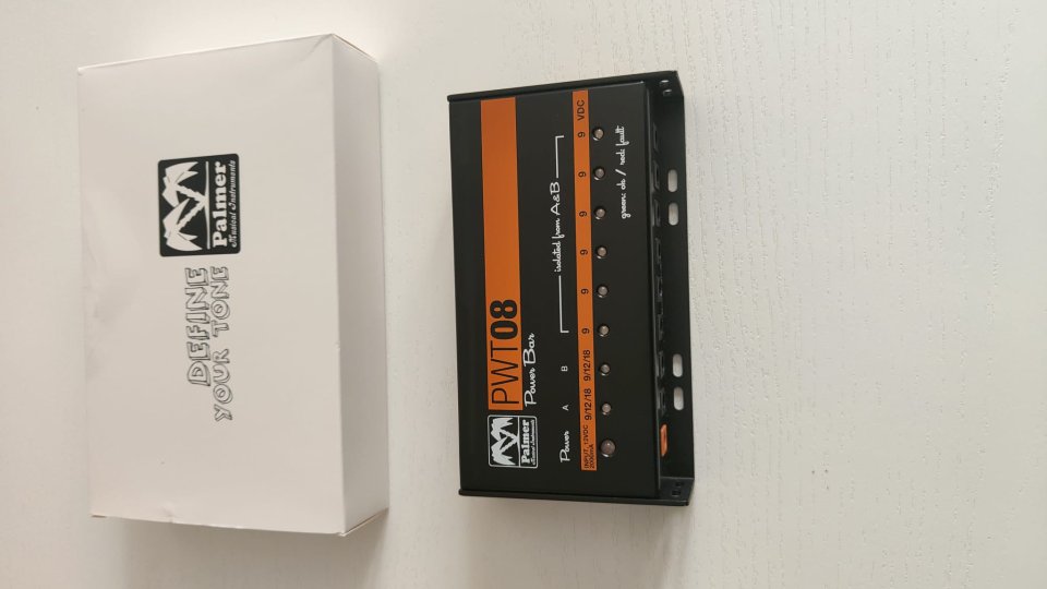 fuente alimentacion Palmer PWT 08 Universal power supply de segunda mano · Foto 2 de 7 · A Coruña · 75 €