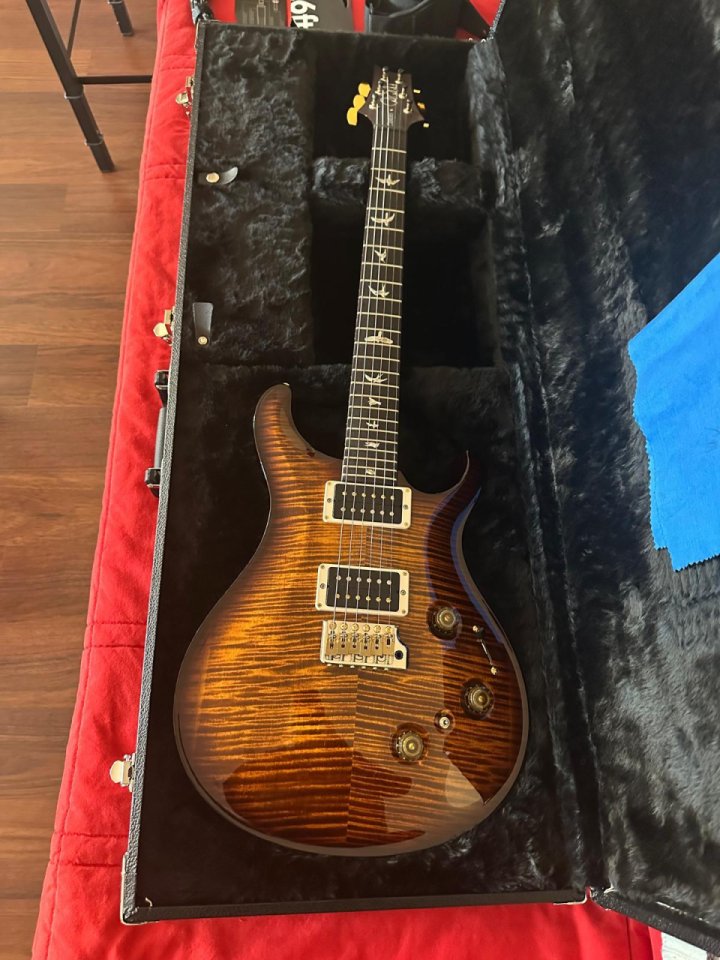 PRS Custom 24 Piezo 10 Top nueva.