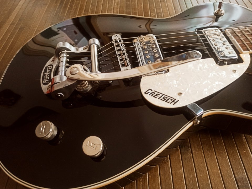 GRETSCH Electromatic G5235T Pro Jet Bigsby Black 2006 de segunda mano · Foto 8 de 10 · Sevilla · 370 €