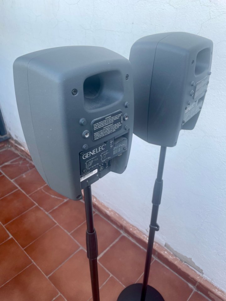 Genelec 8020A (Pareja) de segunda mano · Foto 6 de 9 · Madrid · 499 €