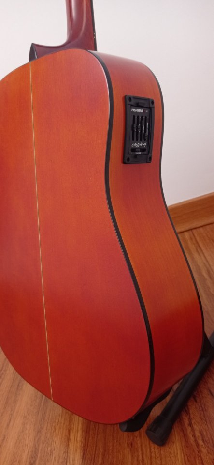 Guitarra electroacústica Cort Earth 100 de segunda mano · Foto 8 de 10 · Cuenca · 300 €