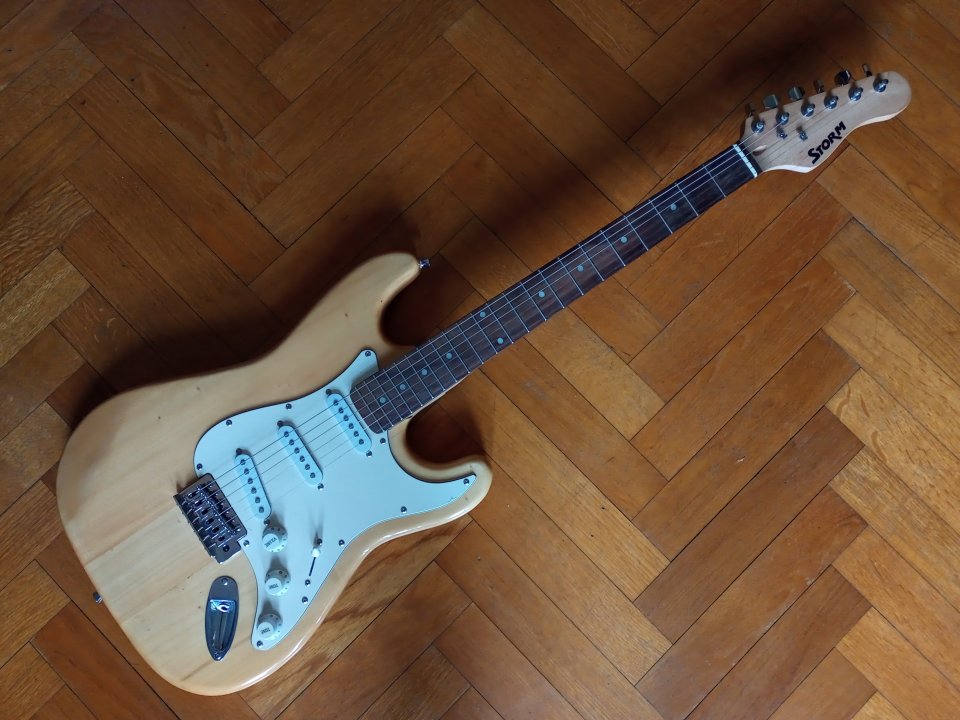 Guitarra Stratocaster Storm