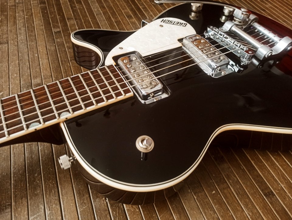 GRETSCH Electromatic G5235T Pro Jet Bigsby Black 2006 de segunda mano · Foto 10 de 10 · Sevilla · 370 €