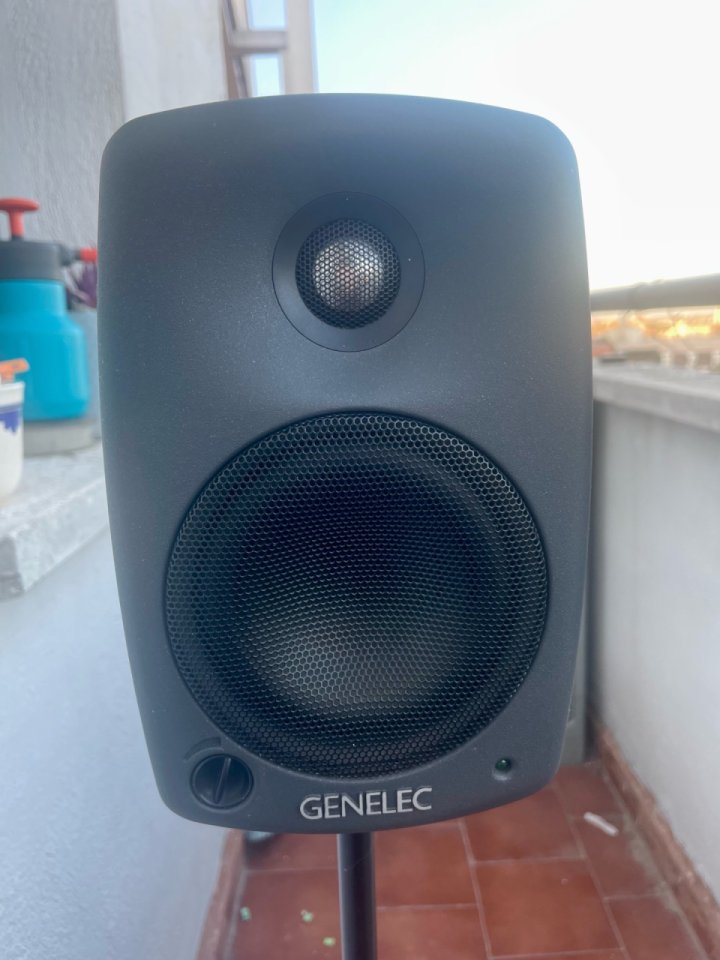 Genelec 8020A (Pareja) de segunda mano · Foto 7 de 9 · Madrid · 499 €