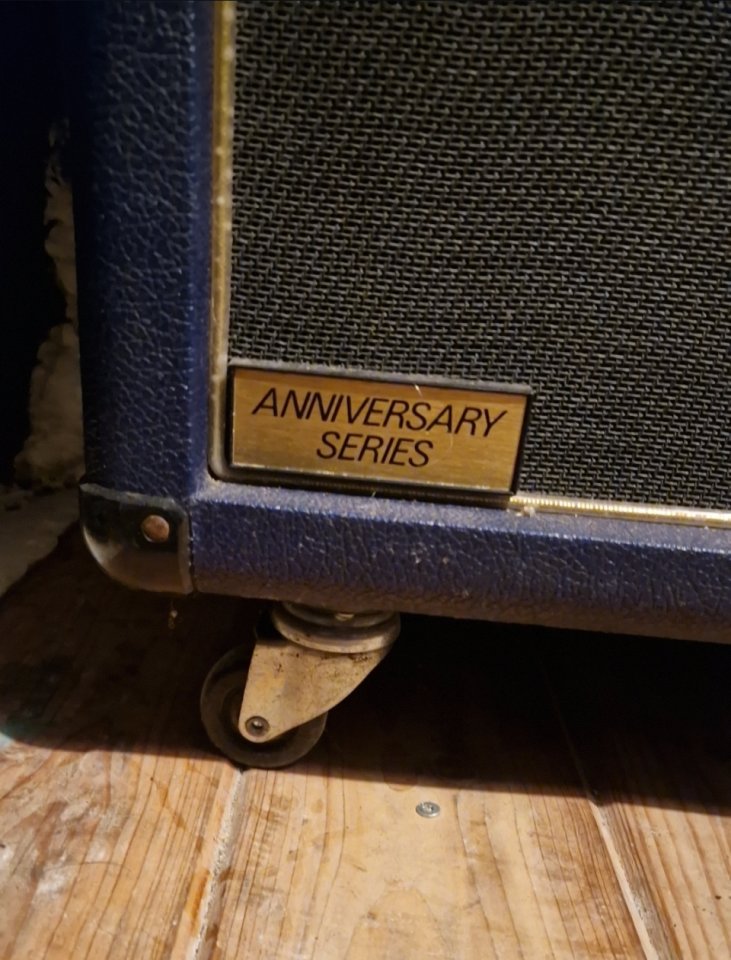 Pantalla marshall del 92 anniversary series en azul de segunda mano · Foto 2 de 2 · Cantabria · 350 €
