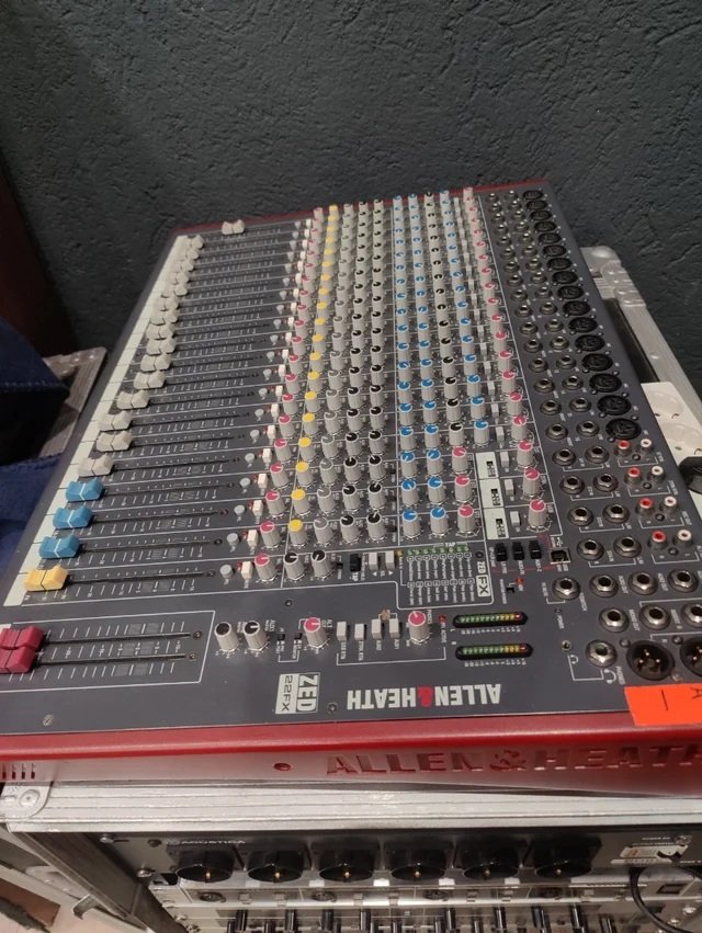 Allen & Heath ZED-22FX