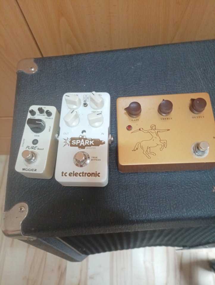 3 pedales por pasarme a digital de segunda mano · Tarragona · 85 €