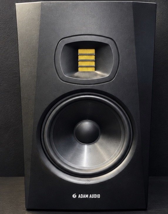 PAREJA MONITORES adam audio T7V de segunda mano · Foto 1 de 2 · Barcelona · 550 €