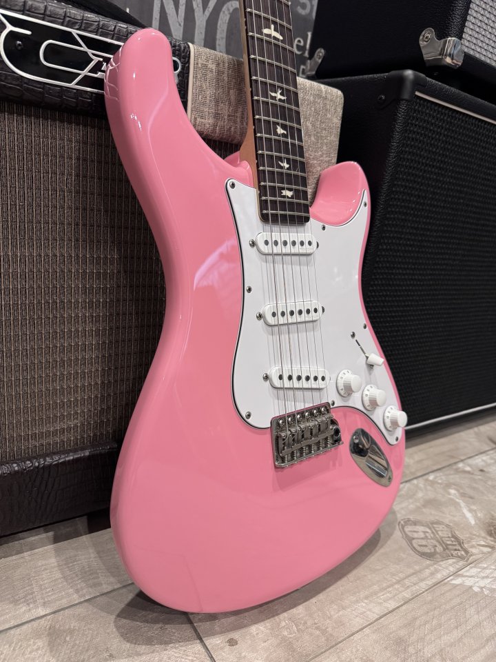 PRS Silver Sky Roxy Pink de segunda mano · Foto 4 de 8 · Jaén · 2150 €