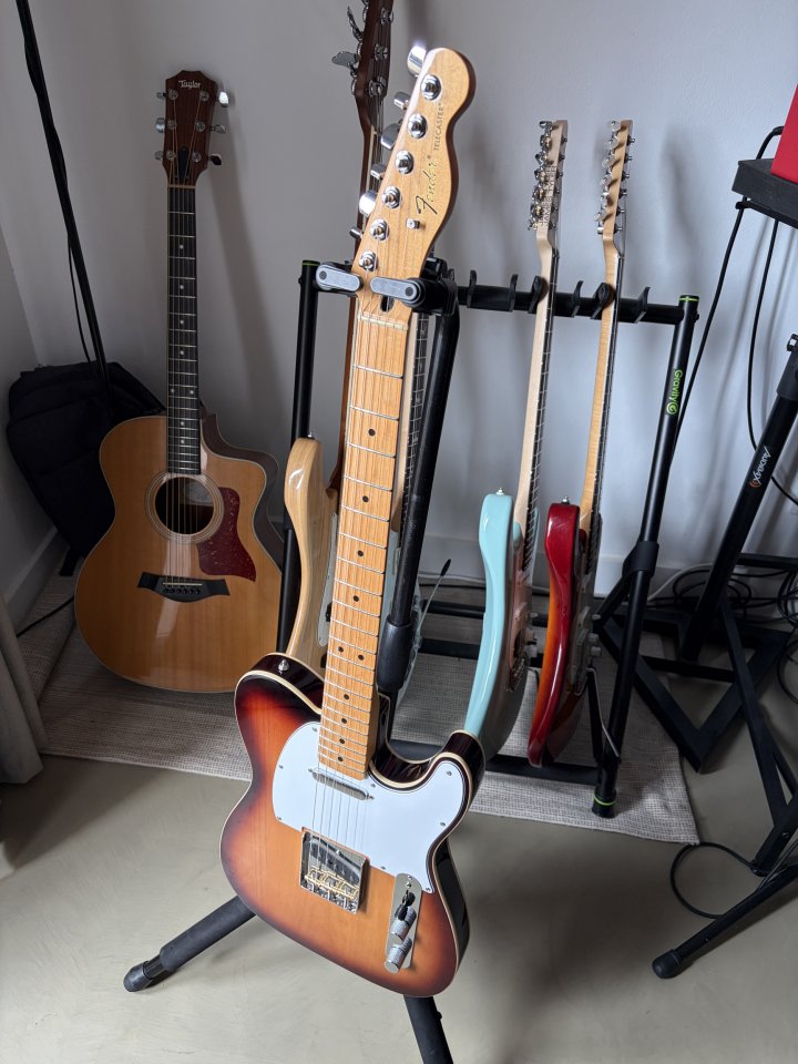 Fender Telecaster 2015 - MEJORAS- de segunda mano · Foto 4 de 9 · Girona · 650 €